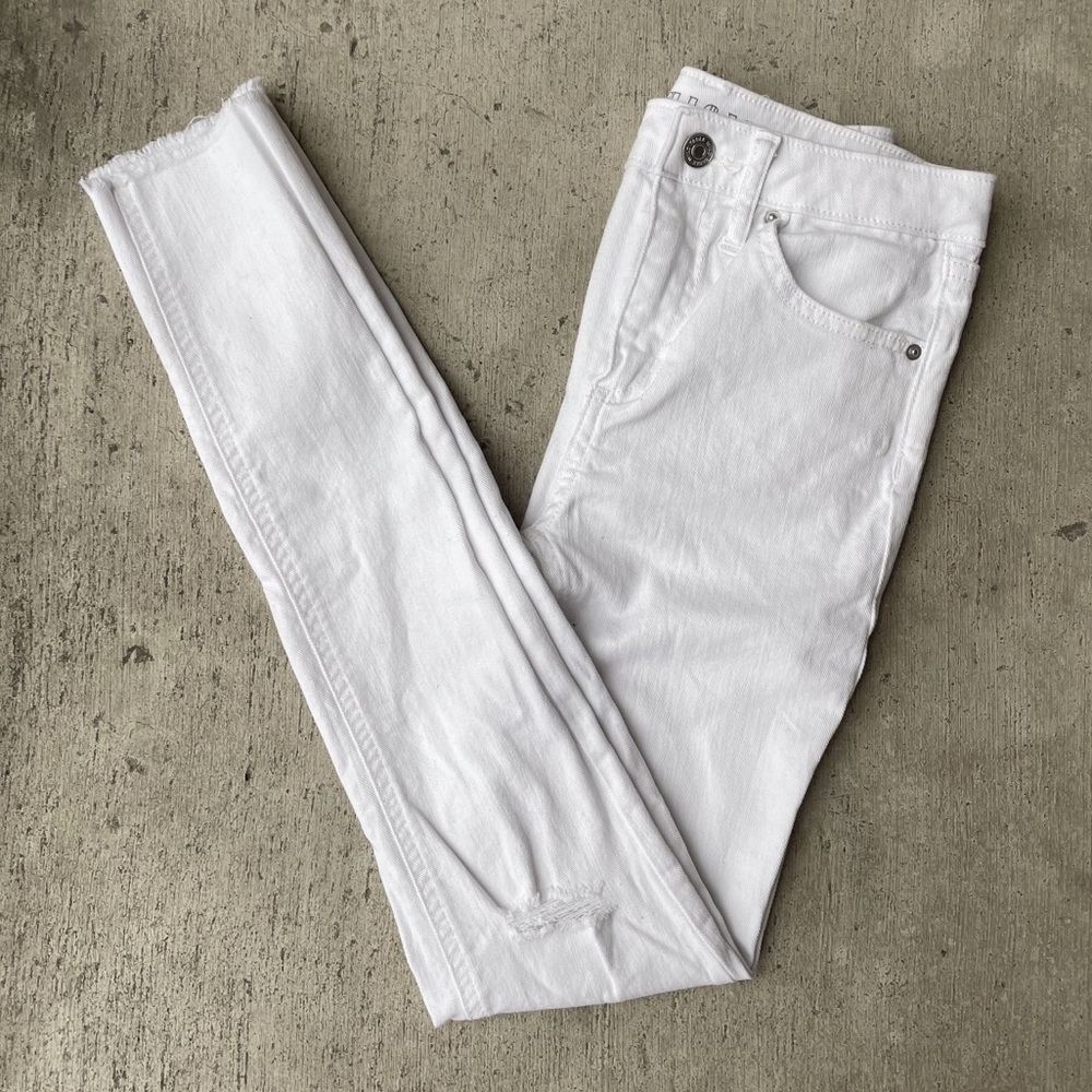 White High-Rise Raw Hem Skinny Jeans